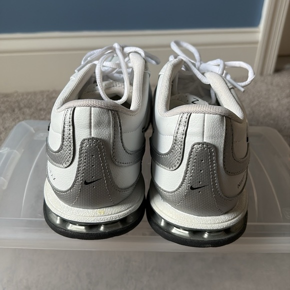 Men’s Nike sneakers - Picture 4 of 5